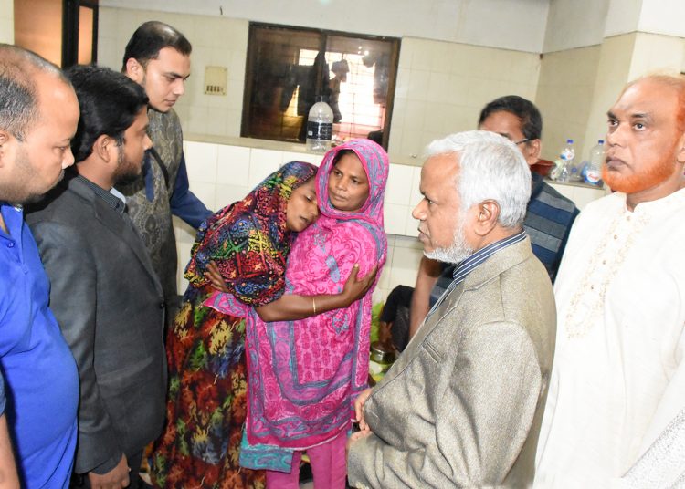 অগ্নিদগ্ধ মানুষের অসহনীয় কষ্ট আমাদের বিমর্ষ করে তুলেছে- নুরুল ইসলাম বুলবুল