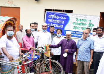 রাজধানীতে অসহায় ও দুঃস্থ মহিলাদের মাঝে ঢাকা মহানগরী দক্ষিণ জামায়াতের সেলাই মেশিন বিতরণ