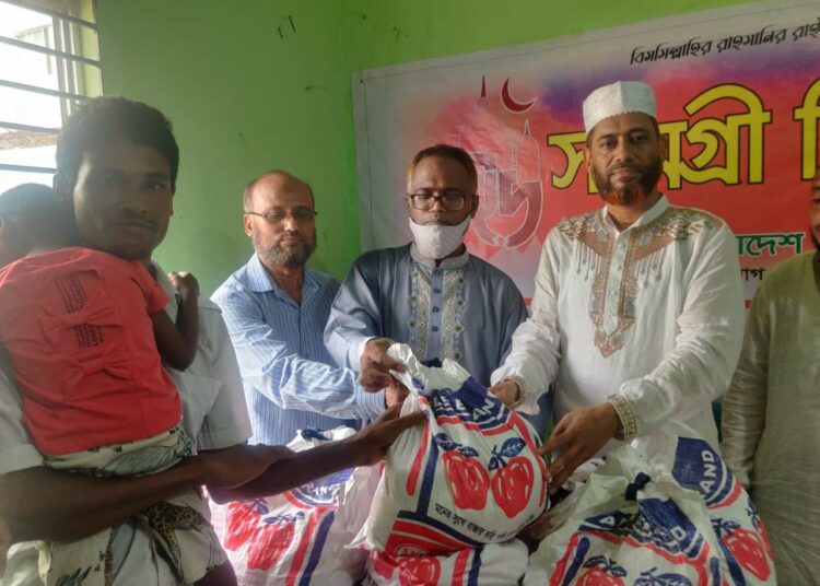 সবুজবাগে জামায়াতের ঈদসামগ্রী বিতরণ