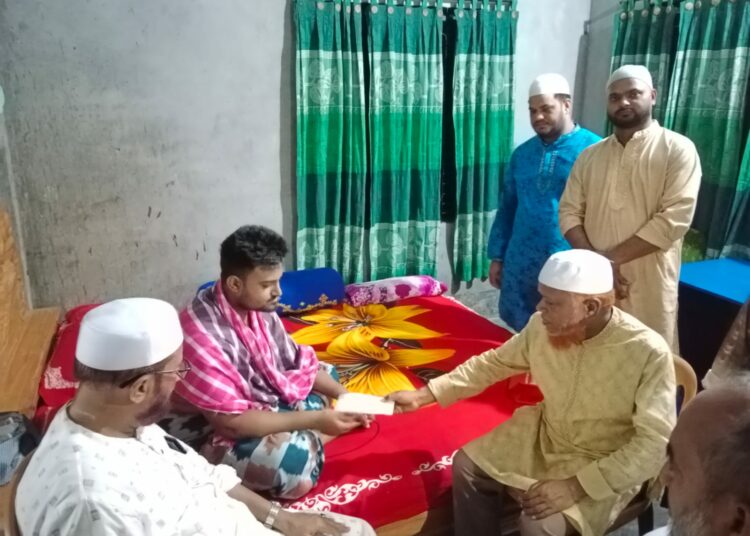 Jamaat Dhaka City South ameer Bulbul visits seriously ill patients affected by complicated diseases