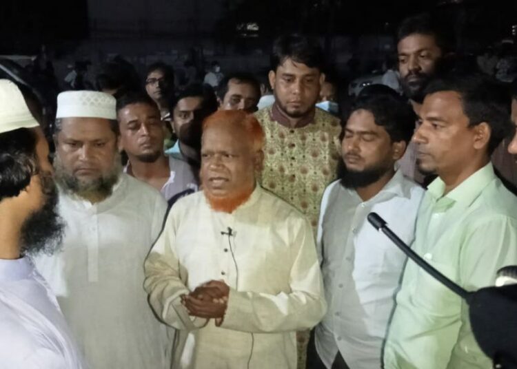 Jamaat Dhaka City South ameer meets relatives of Chowkbazar fire victims