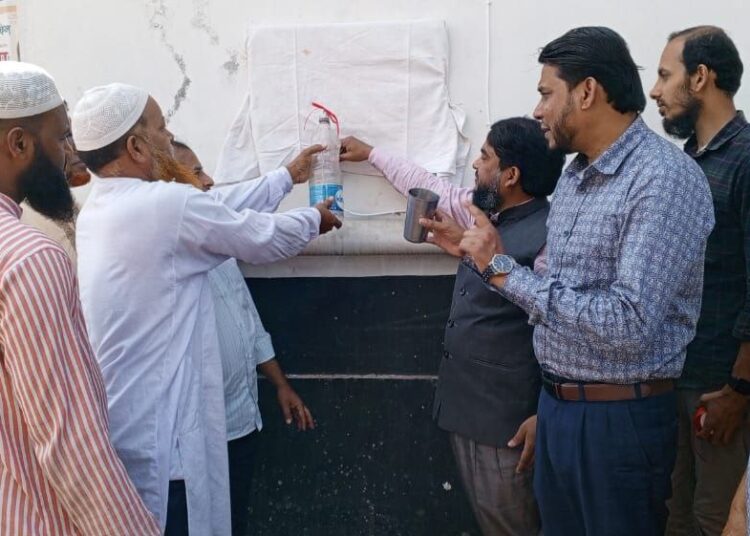 রাজধানীর ডেমরায় ঢাকা মহানগরী দক্ষিণ জামায়াতের বিনামূল্যে সুপেয় পানির ফিল্টার স্থাপন