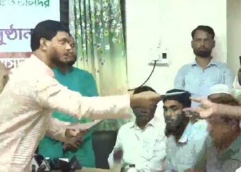 বাউফল উপজেলার বৈষম্য বিরোধী ছাত্র জনতার আন্দোলনে ১৫ জন গুলিবিদ্ধ গুরুতর আহতদের চিকিৎসায় ড. মাসুদের আর্থিক সহযোগিতা প্রদান