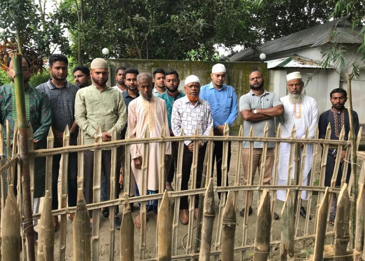 বৈষম্য বিরোধী ছাত্র আন্দোলনে শাহাদাত বরণকারী ছাত্রশিবিরের রাজশাহী মহানগরীর সাংগঠনিক সম্পাদক শহীদ আলী রায়হান এর কবর জিযারত ও পরিবারের সাথে সাক্ষাত করেন কেন্দ্রীয় নির্বাহী পরিষদ সদস্য ও ঢাকা মহানগরী দক্ষিণের আমীর নূরুল ইসলাম বুলবুল।