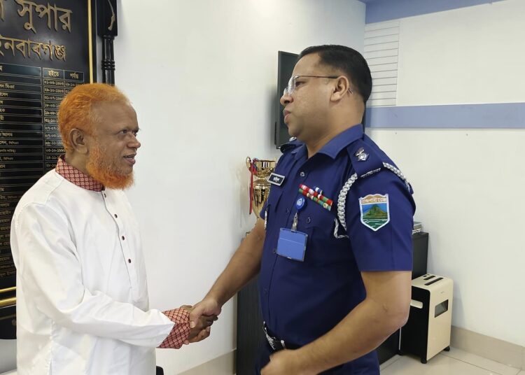 চাঁপাইনবাবগঞ্জ জেলা প্রশাসক ও পুলিশ সুপার কার্যালয়ে মতবিনিময় সভা করেছেন বাংলাদেশ জামায়াতে ইসলামীর ঢাকা মহানগরী দক্ষীনের আমীর ও চাঁপাইনবাবগঞ্জ-৩ আসনের জামায়াতে ইসলামী মনোনীত সংসদ সদস্য প্রার্থী জননেতা নুরুল ইসলাম বুলবুল।