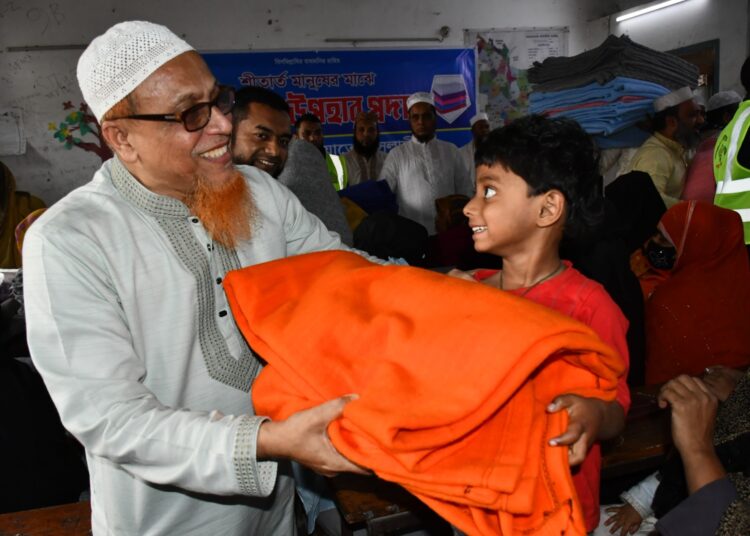 কোনাপাড়া থানা জামায়াতের উদ্যোগে শীতার্ত মানুষের মাঝে শীতবস্ত্র উপহার প্রদান