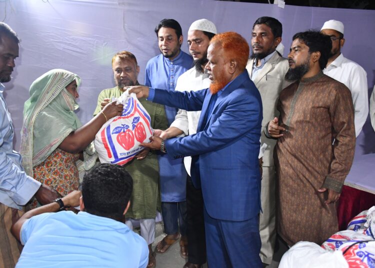 মাহে রমজান উপলক্ষ্যে বাংলাদেশ জামায়াতে ইসলামী ঢাকা মহানগরী দক্ষিণের উদ্যোগে গরীব ও অসচ্ছলদের মাঝে ফুড প্যাকেট বিতরণ