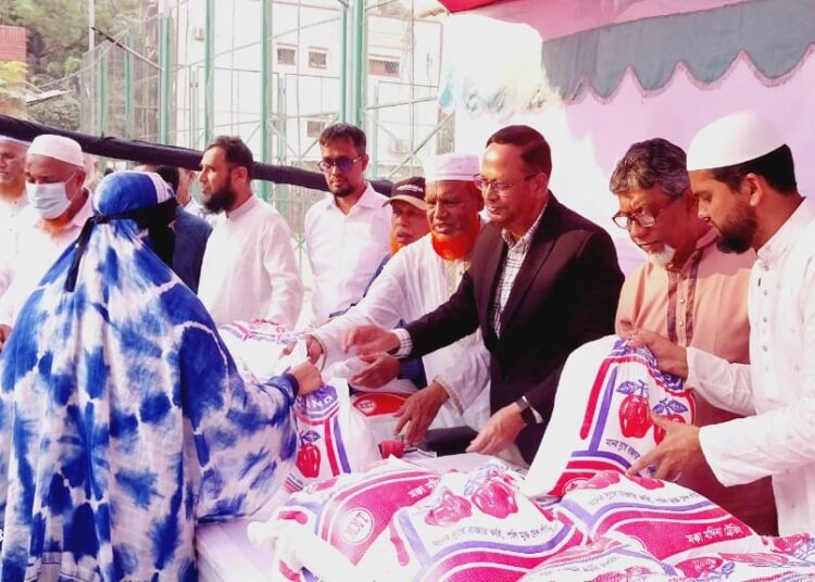 হাজারীবাগে পবিত্র রামাদান উপলক্ষে ৪২০টি পরিবারের মাঝে সাহরি ও ইফতারের ফুড প্যাকেট উপহার প্রদান