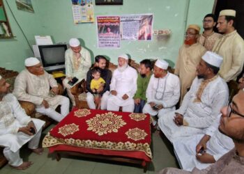 ২৪-এর অভ্যুত্থানে যাত্রাবাড়ীসহ আসপাশের এলাকায় নিহত হওয়া শহীদ পরিবারদের সাথে আমীরে জামায়াতের সাক্ষাত