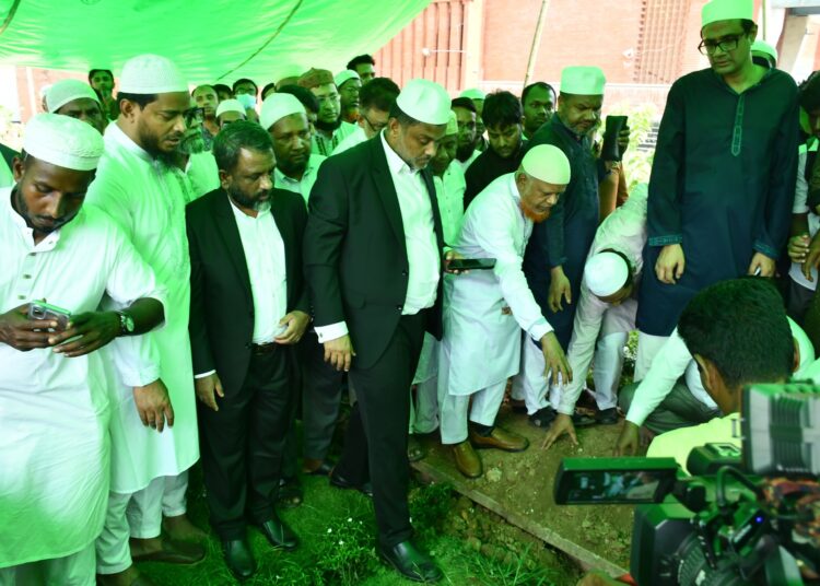 শ্রদ্ধা-ভালোবাসায় চিরনিদ্রায় শায়িত ব্যারিস্টার আব্দুর রাজ্জাক