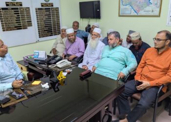 ঢাকা-৯ আসনের সংসদ সদস্য প্রার্থী কবির আহমদের ঢাকা দক্ষিণ সিটি কর্পোরেশনের আঞ্চলিক অফিস পরিদর্শন