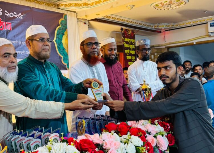 কদমতলী-পূর্ব থানার যুব ও ক্রিয়ার উদ্যোগে আন্তঃক্লাব ক্রিকেট টুর্নামেন্ট পুরস্কার বিতরণী অনুষ্ঠিত