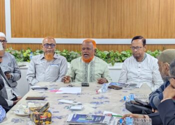 মহানগরীর নেতৃবৃন্দের সঙ্গে মতবিনিময় করলেন নবনির্বাচিত এমপি জননেতা নূরুল ইসলাম বুলবুল