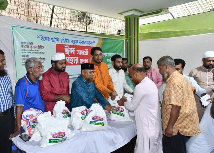 পল্টন থানার উদ্যোগে অসহায়-দরিদ্রদের মাঝে ঈদ সামগ্রী বিতরণ