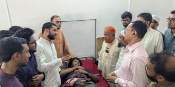 ছাত্রদলের হামলায় আহত ডাকসু নেতাদের খোঁজ নিতে হাসপাতালে জননেতা নূরুল ইসলাম বুলবুল এমপি