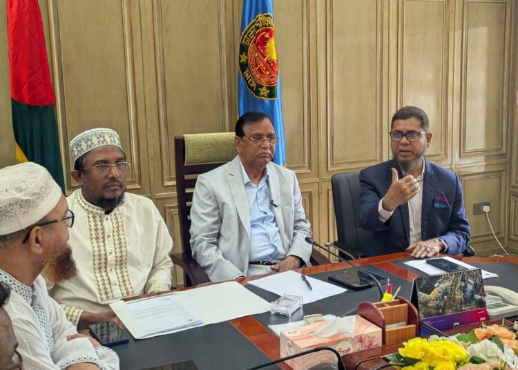 নগরবাসীর ভোগান্তি নিরসনের লক্ষ্যে ডিএসসিসির প্রশাসকের সঙ্গে দুই এমপির মতবিনিময়