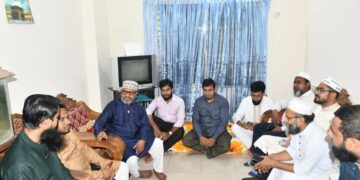 শহীদ পরিবারের সঙ্গে জামায়াত নেতৃবৃন্দের সাক্ষাৎ