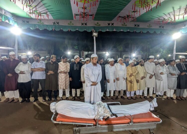২৮ অক্টোবরের শহীদ সাইফুল্লাহ মোহাম্মদ মাসুমের পিতার জানাজায় জামায়াত নেতৃবৃন্দের অংশগ্রহণ